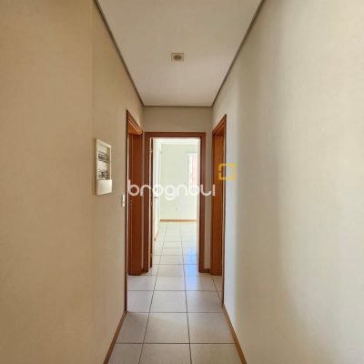 Apartamento com 71m², 2 quartos (sendo 1 suíte), 1 garagem, no bairro Barreiros em São José
