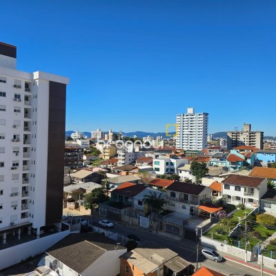 Apartamento com 71m², 2 quartos (sendo 1 suíte), 1 garagem, no bairro Barreiros em São José