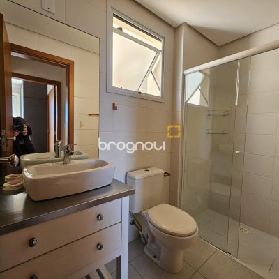 Apartamento com 71m², 2 quartos (sendo 1 suíte), 1 garagem, no bairro Barreiros em São José