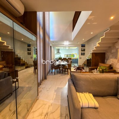 Casa com 224m², 3 quartos (sendo 1 suíte), 2 garagens, no bairro Cachoeira do Bom Jesus em Florianópolis