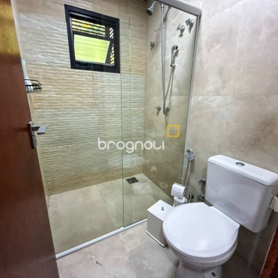 Casa com 224m², 3 quartos (sendo 1 suíte), 2 garagens, no bairro Cachoeira do Bom Jesus em Florianópolis