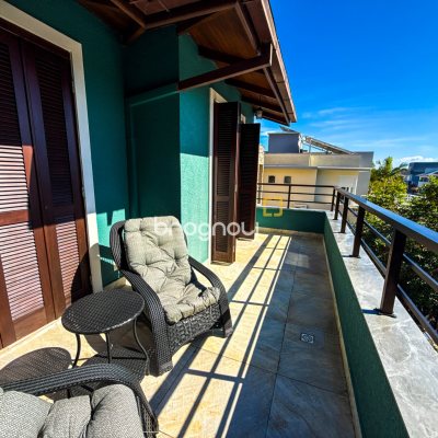 Casa com 224m², 3 quartos (sendo 1 suíte), 2 garagens, no bairro Cachoeira do Bom Jesus em Florianópolis
