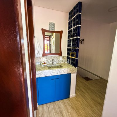 Casa com 224m², 3 quartos (sendo 1 suíte), 2 garagens, no bairro Cachoeira do Bom Jesus em Florianópolis