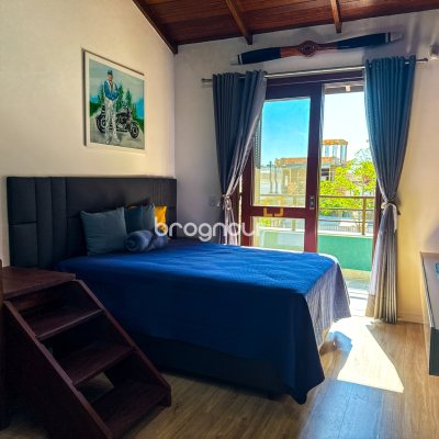 Casa com 224m², 3 quartos (sendo 1 suíte), 2 garagens, no bairro Cachoeira do Bom Jesus em Florianópolis