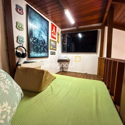 Casa com 224m², 3 quartos (sendo 1 suíte), 2 garagens, no bairro Cachoeira do Bom Jesus em Florianópolis