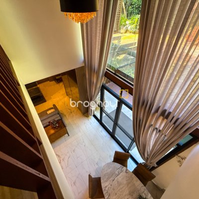 Casa com 224m², 3 quartos (sendo 1 suíte), 2 garagens, no bairro Cachoeira do Bom Jesus em Florianópolis