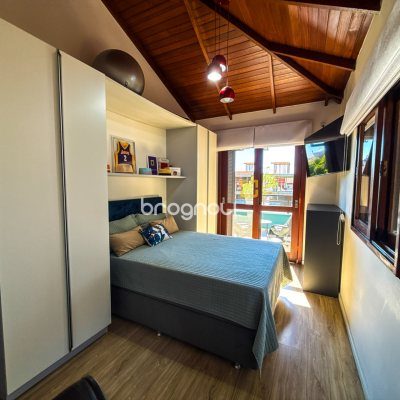 Casa com 224m², 3 quartos (sendo 1 suíte), 2 garagens, no bairro Cachoeira do Bom Jesus em Florianópolis