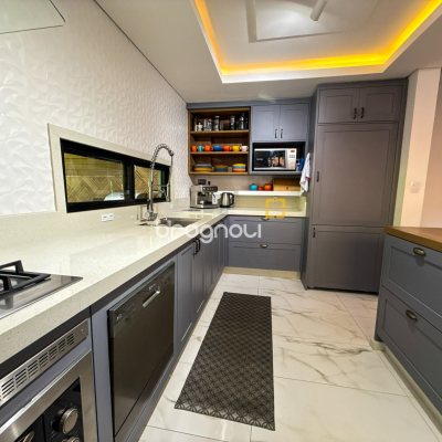 Casa com 224m², 3 quartos (sendo 1 suíte), 2 garagens, no bairro Cachoeira do Bom Jesus em Florianópolis