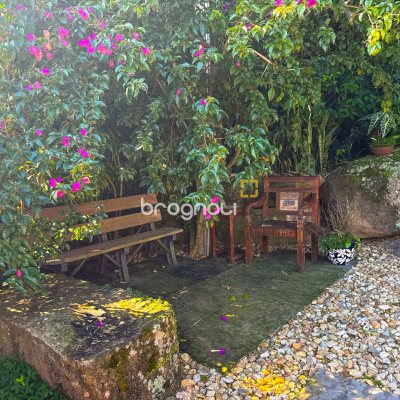 Casa com 224m², 3 quartos (sendo 1 suíte), 2 garagens, no bairro Cachoeira do Bom Jesus em Florianópolis