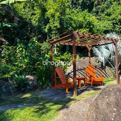 Casa com 224m², 3 quartos (sendo 1 suíte), 2 garagens, no bairro Cachoeira do Bom Jesus em Florianópolis