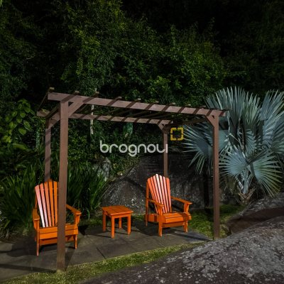 Casa com 224m², 3 quartos (sendo 1 suíte), 2 garagens, no bairro Cachoeira do Bom Jesus em Florianópolis