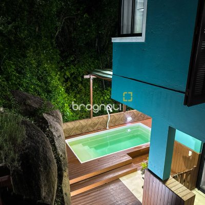 Casa com 224m², 3 quartos (sendo 1 suíte), 2 garagens, no bairro Cachoeira do Bom Jesus em Florianópolis