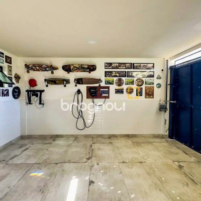 Casa com 224m², 3 quartos (sendo 1 suíte), 2 garagens, no bairro Cachoeira do Bom Jesus em Florianópolis