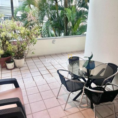 Apartamento com 149m², 3 quartos (sendo 1 suíte), 1 garagem, no bairro Centro em Florianópolis