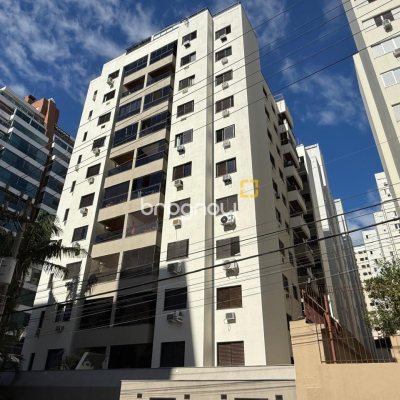 Apartamento com 149m², 3 quartos (sendo 1 suíte), 1 garagem, no bairro Centro em Florianópolis