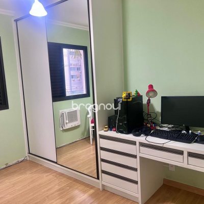 Apartamento com 149m², 3 quartos (sendo 1 suíte), 1 garagem, no bairro Centro em Florianópolis
