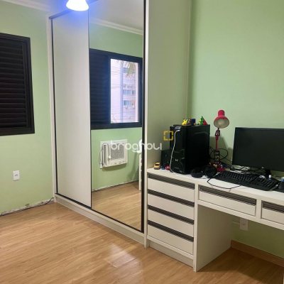 Apartamento com 149m², 3 quartos (sendo 1 suíte), 1 garagem, no bairro Centro em Florianópolis