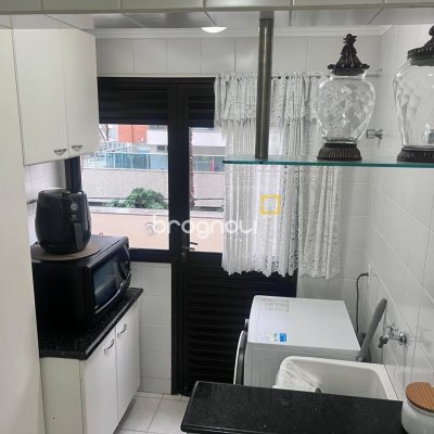 Apartamento com 149m², 3 quartos (sendo 1 suíte), 1 garagem, no bairro Centro em Florianópolis