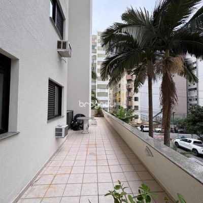 Apartamento com 149m², 3 quartos (sendo 1 suíte), 1 garagem, no bairro Centro em Florianópolis