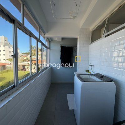 Apartamento com 143m², 3 quartos (sendo 1 suíte), 1 garagem, no bairro Coqueiros em Florianópolis