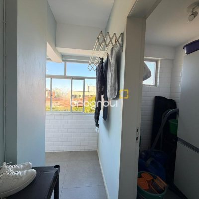Apartamento com 143m², 3 quartos (sendo 1 suíte), 1 garagem, no bairro Coqueiros em Florianópolis