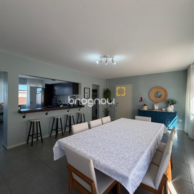 Apartamento com 143m², 3 quartos (sendo 1 suíte), 1 garagem, no bairro Coqueiros em Florianópolis