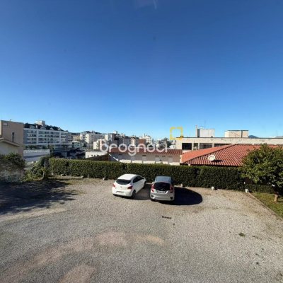 Apartamento com 143m², 3 quartos (sendo 1 suíte), 1 garagem, no bairro Coqueiros em Florianópolis