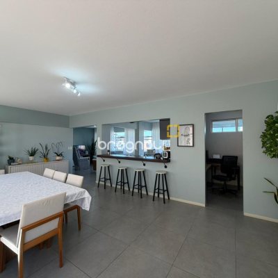 Apartamento com 143m², 3 quartos (sendo 1 suíte), 1 garagem, no bairro Coqueiros em Florianópolis