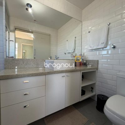 Apartamento com 143m², 3 quartos (sendo 1 suíte), 1 garagem, no bairro Coqueiros em Florianópolis