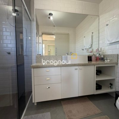 Apartamento com 143m², 3 quartos (sendo 1 suíte), 1 garagem, no bairro Coqueiros em Florianópolis