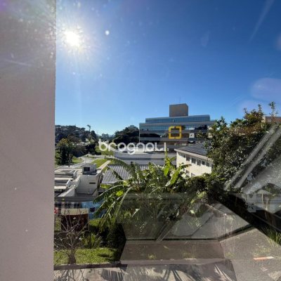 Apartamento com 143m², 3 quartos (sendo 1 suíte), 1 garagem, no bairro Coqueiros em Florianópolis