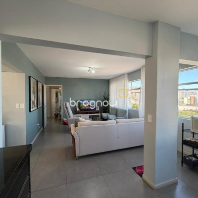 Apartamento com 143m², 3 quartos (sendo 1 suíte), 1 garagem, no bairro Coqueiros em Florianópolis
