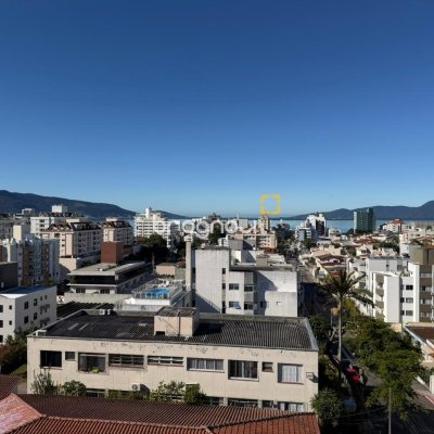 Apartamento com 143m², 3 quartos (sendo 1 suíte), 1 garagem, no bairro Coqueiros em Florianópolis