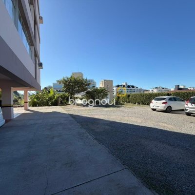 Apartamento com 143m², 3 quartos (sendo 1 suíte), 1 garagem, no bairro Coqueiros em Florianópolis