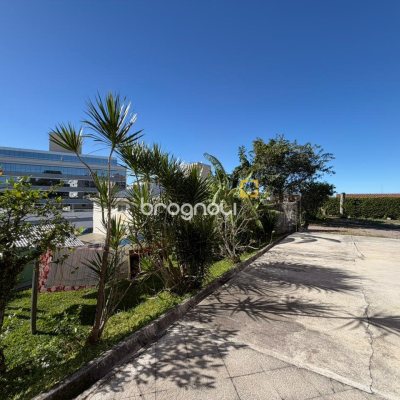 Apartamento com 143m², 3 quartos (sendo 1 suíte), 1 garagem, no bairro Coqueiros em Florianópolis