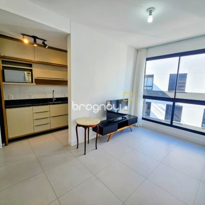Apartamento com 61m², 2 quartos (sendo 1 suíte), 2 garagens, no bairro Carvoeira em Florianópolis
