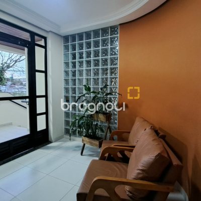 Apartamento com 69m², 2 quartos (sendo 1 suíte), 1 garagem, no bairro Coloninha em Florianópolis