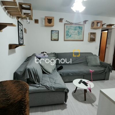 Apartamento com 69m², 2 quartos (sendo 1 suíte), 1 garagem, no bairro Coloninha em Florianópolis