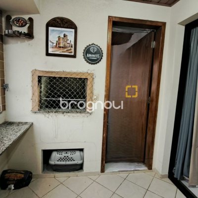 Apartamento com 69m², 2 quartos (sendo 1 suíte), 1 garagem, no bairro Coloninha em Florianópolis