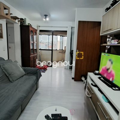 Apartamento com 69m², 2 quartos (sendo 1 suíte), 1 garagem, no bairro Coloninha em Florianópolis