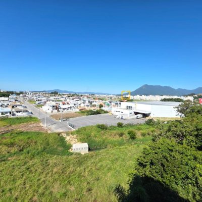 Apartamento com 47m², 2 quartos, 1 garagem, no bairro Bela Vista em Palhoça