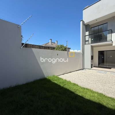 Casa com 79m², 2 quartos (sendo 2 suítes), 2 garagens, no bairro Areias em São José