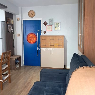 Apartamento com 52m², 2 quartos, 1 garagem, no bairro Trindade em Florianópolis