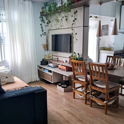 Apartamento com 52m², 2 quartos, 1 garagem, no bairro Trindade em Florianópolis