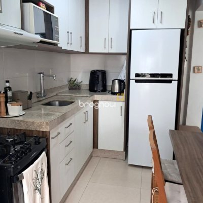 Apartamento com 52m², 2 quartos, 1 garagem, no bairro Trindade em Florianópolis
