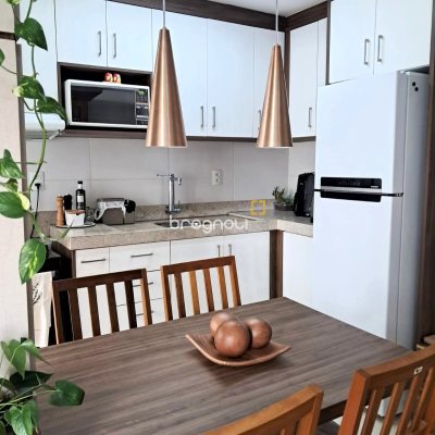 Apartamento com 52m², 2 quartos, 1 garagem, no bairro Trindade em Florianópolis