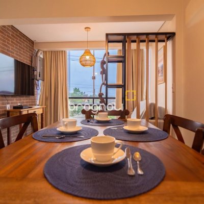 Apartamento com 55m², 2 quartos (sendo 1 suíte), 1 garagem, no bairro Jurerê em Florianópolis