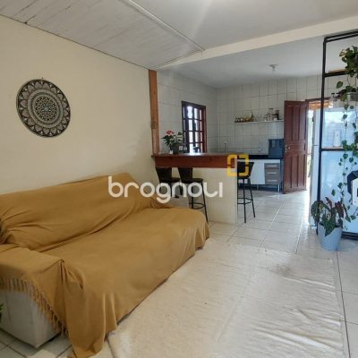Casa com 62m², 2 quartos, 3 garagens, no bairro Campeche em Florianópolis