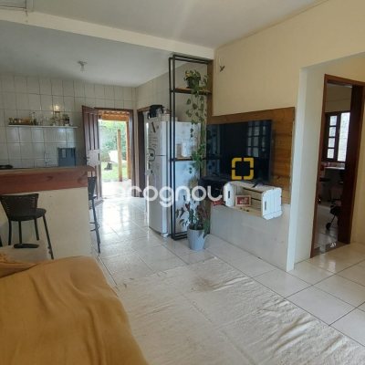 Casa com 62m², 2 quartos, 3 garagens, no bairro Campeche em Florianópolis
