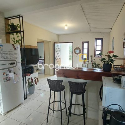 Casa com 62m², 2 quartos, 3 garagens, no bairro Campeche em Florianópolis